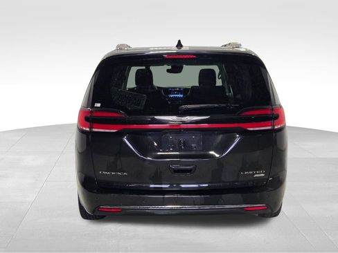Used 2021 Chrysler Pacifica Limited AWD/4WD image 29