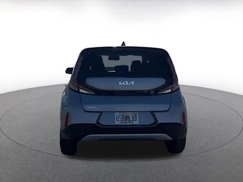 Used 2025 Kia Soul LX w/ LX Technology Package FWD image 10