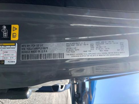 Used 2023 Jeep Gladiator Sport image 37