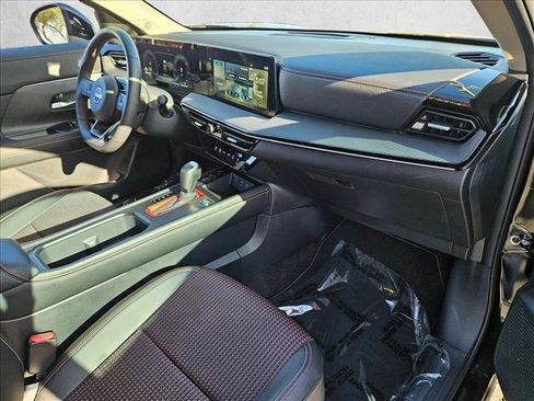 Used 2025 Nissan Kicks SR FWD image 20