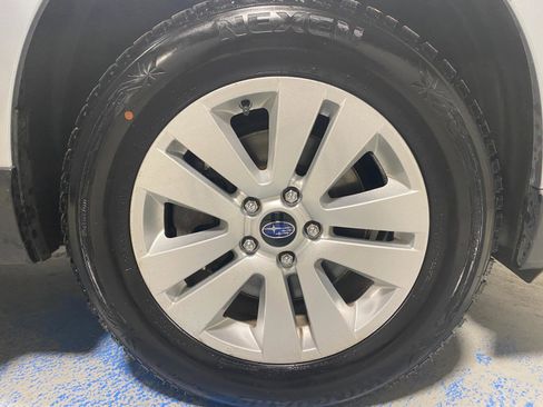 Used 2018 Subaru Outback 2.5i Premium image 27