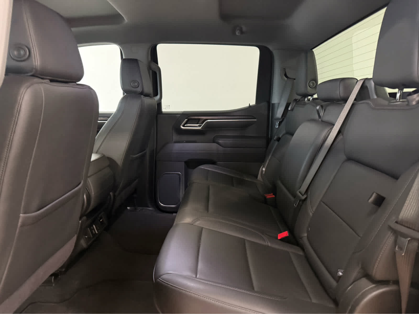 Used 2025 GMC Sierra 1500 SLT AWD/4WD image 13