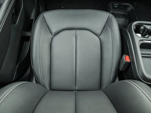New 2027 Chrysler Pacifica Select FWD image 36