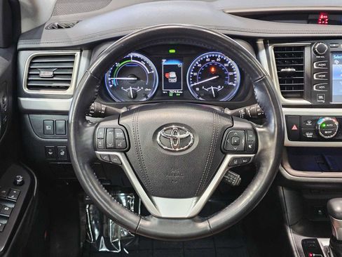 Used 2017 Toyota Highlander Limited Platinum image 11