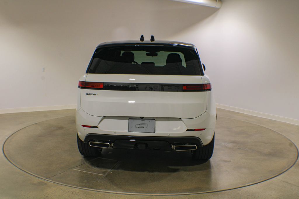 New 2026 Land Rover Range Rover Sport Dynamic SE AWD/4WD image 5