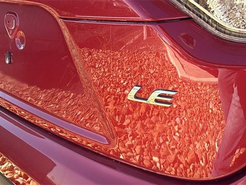 Used 2021 Toyota Corolla LE image 12