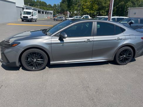 Used 2026 Toyota Camry SE FWD image 19