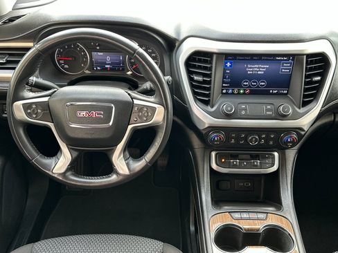 Used 2020 GMC Acadia SLE image 16