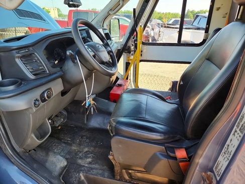 Used 2021 Ford Transit 350 DRW RWD image 6
