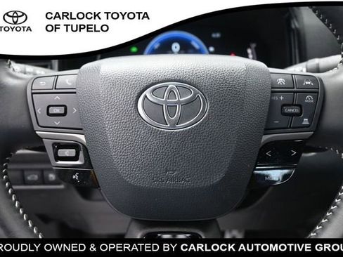 Used 2025 Toyota Camry SE FWD image 20