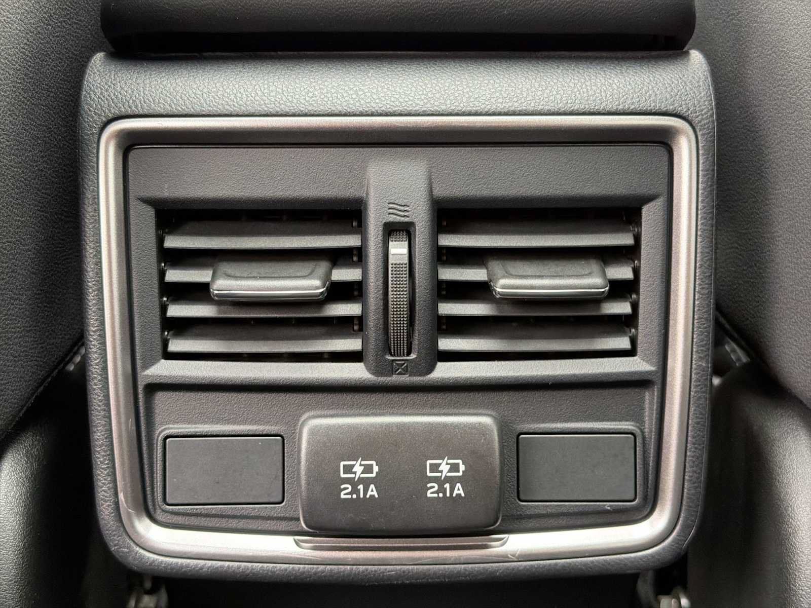 Used 2024 Subaru Forester Premium AWD/4WD image 32