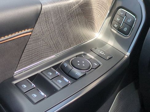 Used 2024 Ford F250 Platinum AWD/4WD image 27