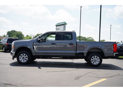 Used 2023 Ford F250 XLT image 6