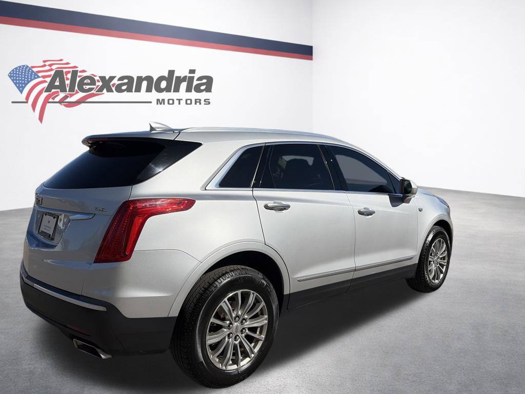 Used 2017 Cadillac XT5 Luxury w/ Driver Awareness Package FWD image 6