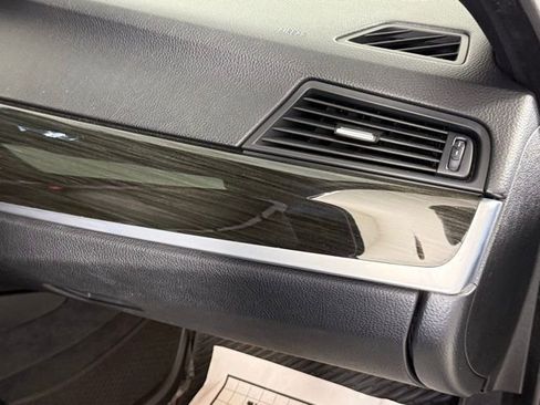 Used 2014 BMW 550i Sedan w/ Executive Package image 33