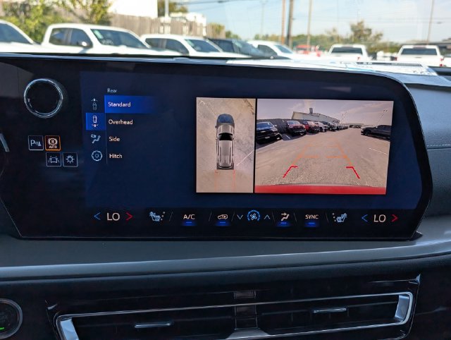 New 2027 Chevrolet Traverse LT w/ Driver Confidence Package FWD image 21