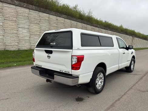 Used 2017 Nissan Titan SV image 4