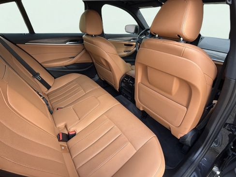 Used 2022 BMW 530i RWD image 24