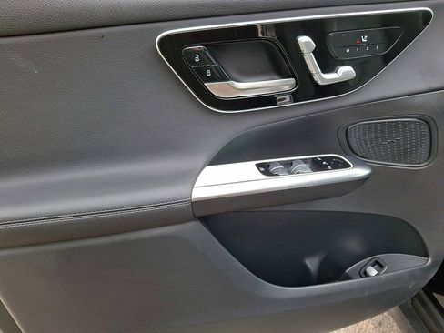 Used 2026 Mercedes-Benz GLC 300 4MATIC image 9