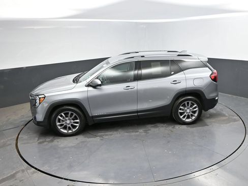 Used 2024 GMC Terrain SLT FWD image 28