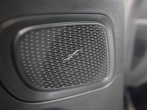 Used 2025 Mercedes-Benz C 300 4MATIC Sedan image 19