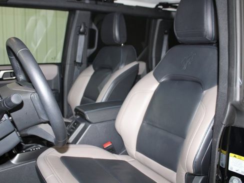 Used 2024 Ford Bronco Wildtrak image 11