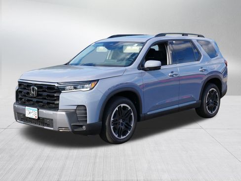 Certified 2026 Honda Pilot Touring image 4