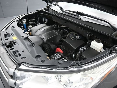 Used 2019 Toyota Highlander XLE image 67