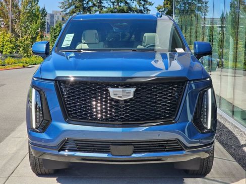 New 2026 Cadillac Escalade Sport w/ LPO, ONYX Package AWD/4WD image 8