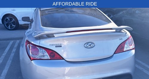 Used 2011 Hyundai Genesis 3.8 RWD image 4