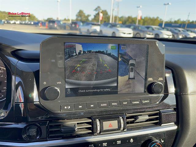 Used 2025 Nissan Pathfinder SL FWD image 31