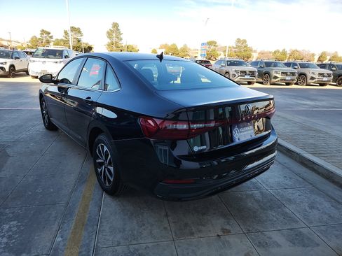 Used 2025 Volkswagen Jetta S image 5