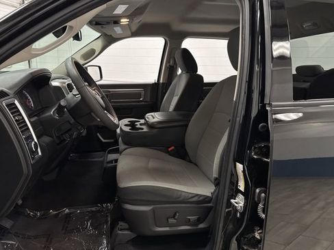 Used 2022 RAM 1500 Classic SLT image 4