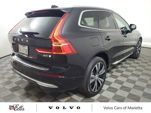 Used 2023 Volvo XC60 B5 Ultimate w/ Protection Package Premier image 7