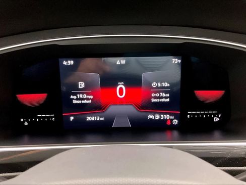 Used 2023 Volkswagen Tiguan SE R-Line image 25