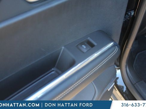 Used 2025 GMC Acadia Elevation image 11