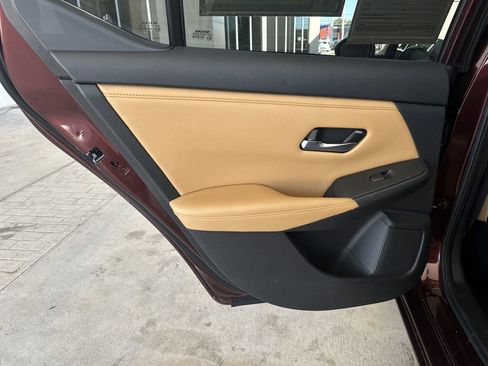 Used 2022 Nissan Sentra SV w/ SV Premium Package image 29