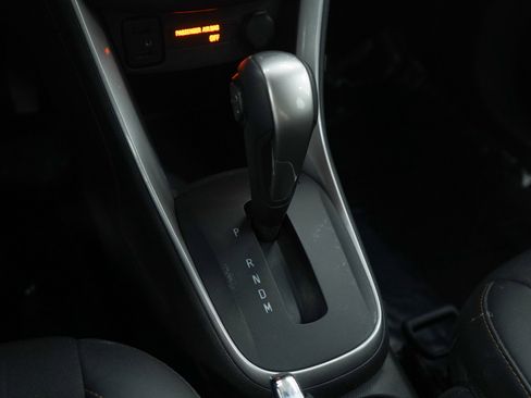 Used 2022 Chevrolet Trax LT w/ LT Convenience Package image 23