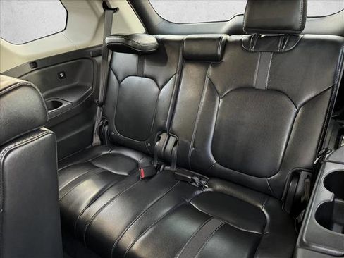 Used 2025 Honda Pilot EX-L image 19