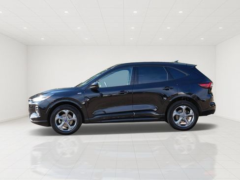 Certified 2023 Ford Escape ST-Line Select AWD/4WD image 5