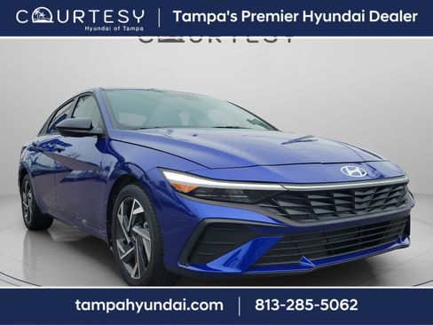 Certified 2025 Hyundai Elantra Sport image 4