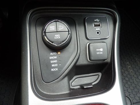 Used 2018 Jeep Compass Trailhawk image 23