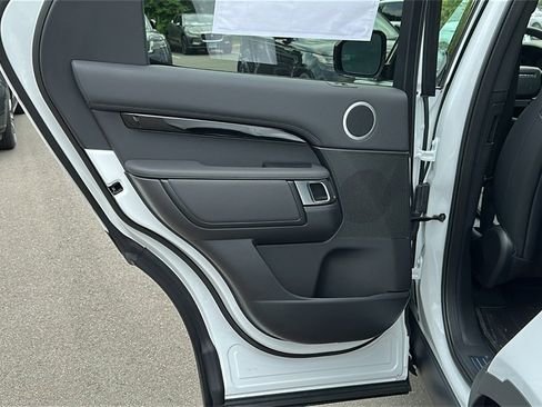 New 2025 Land Rover Discovery S image 23