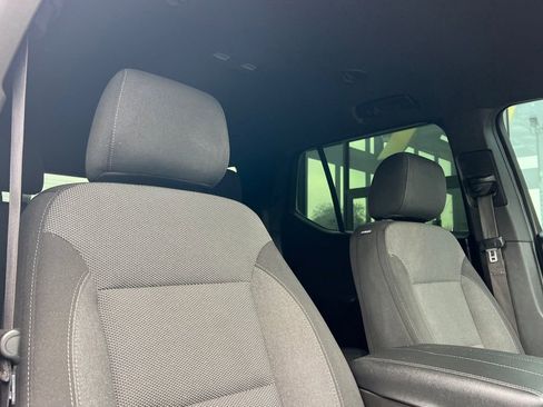 Used 2023 Chevrolet Traverse LT FWD image 22