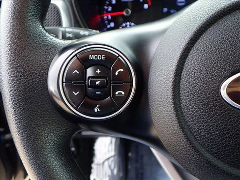 Used 2020 Kia Soul LX image 13