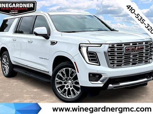 Used 2025 GMC Yukon XL Denali image 1