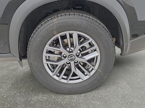 Used 2023 Nissan Rogue S image 30