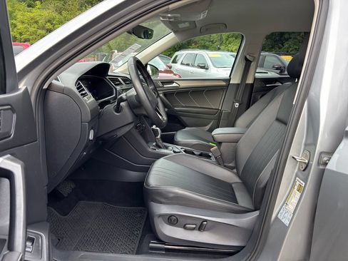 Used 2022 Volkswagen Tiguan SE AWD/4WD image 17