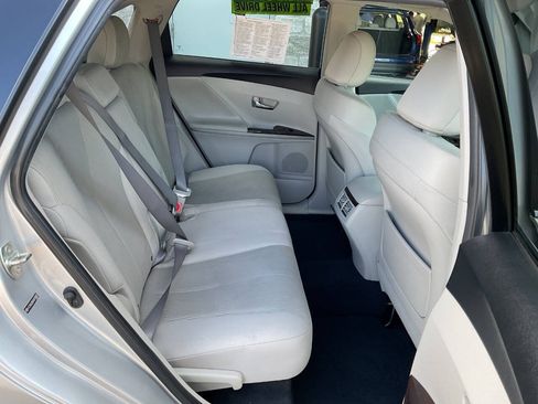 Used 2010 Toyota Venza AWD w/ Convenience Pkg image 33