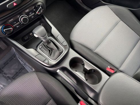 Used 2025 Kia Soul LX w/ LX Technology Package image 36